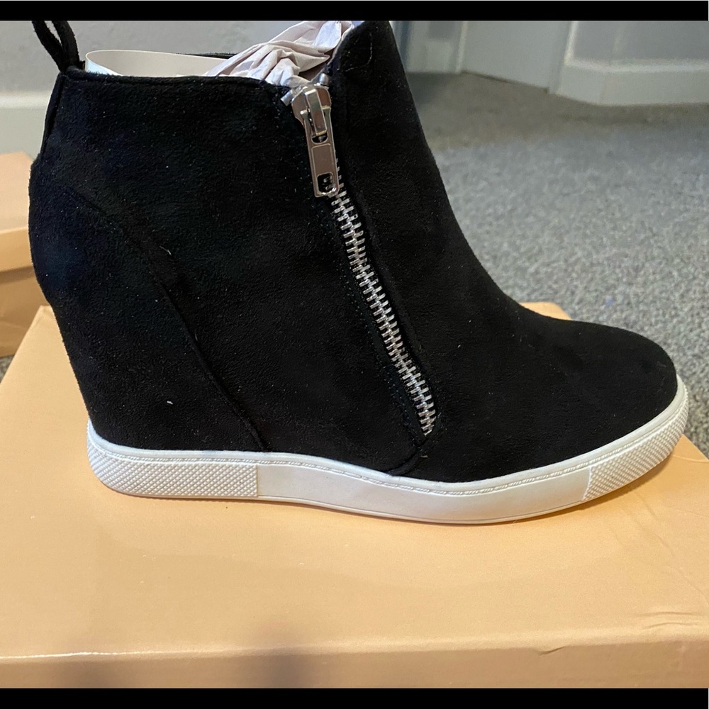 New In box wedge sneakers with side zip